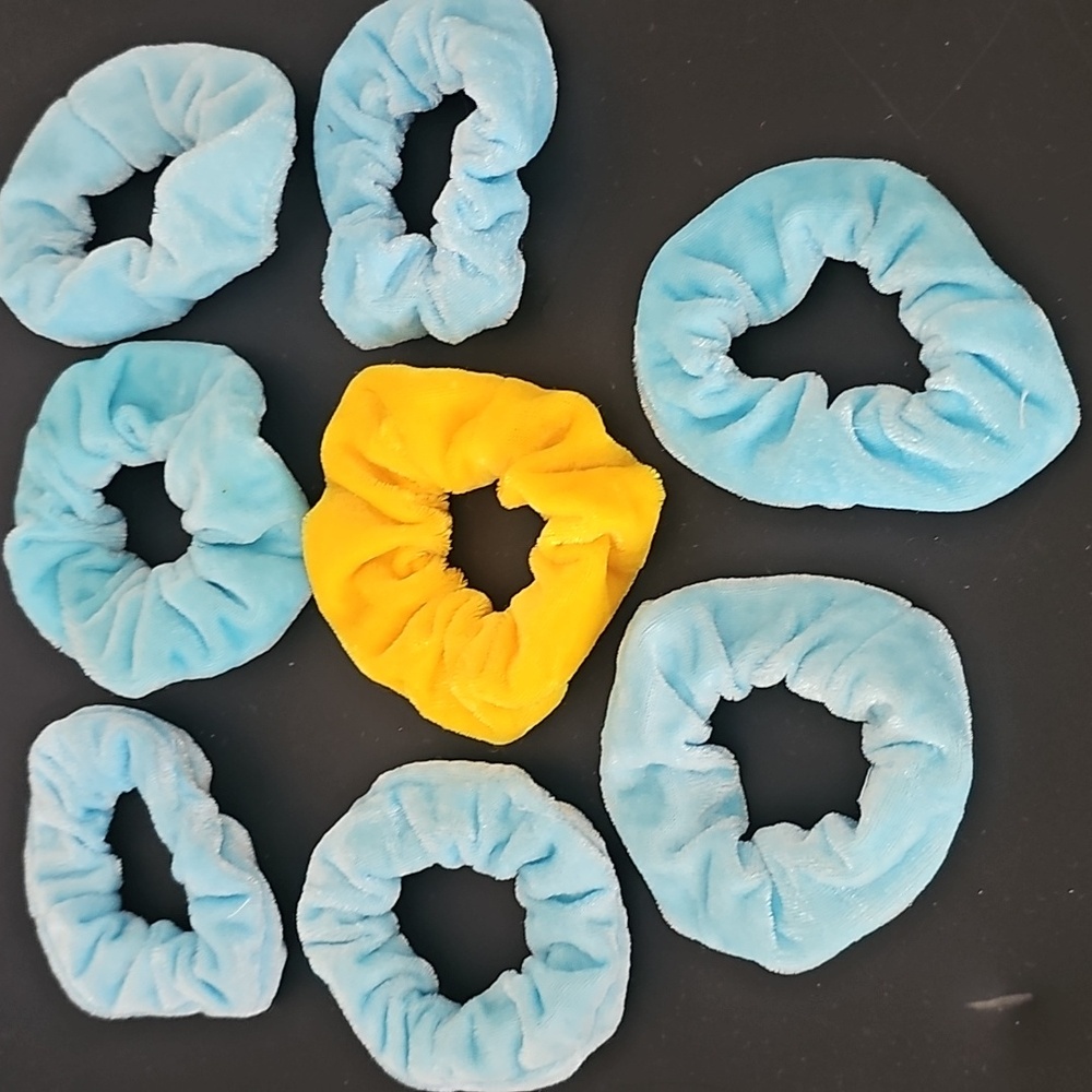 Set of 7 Light Blue and 1 Yellow Hair Scrunchies